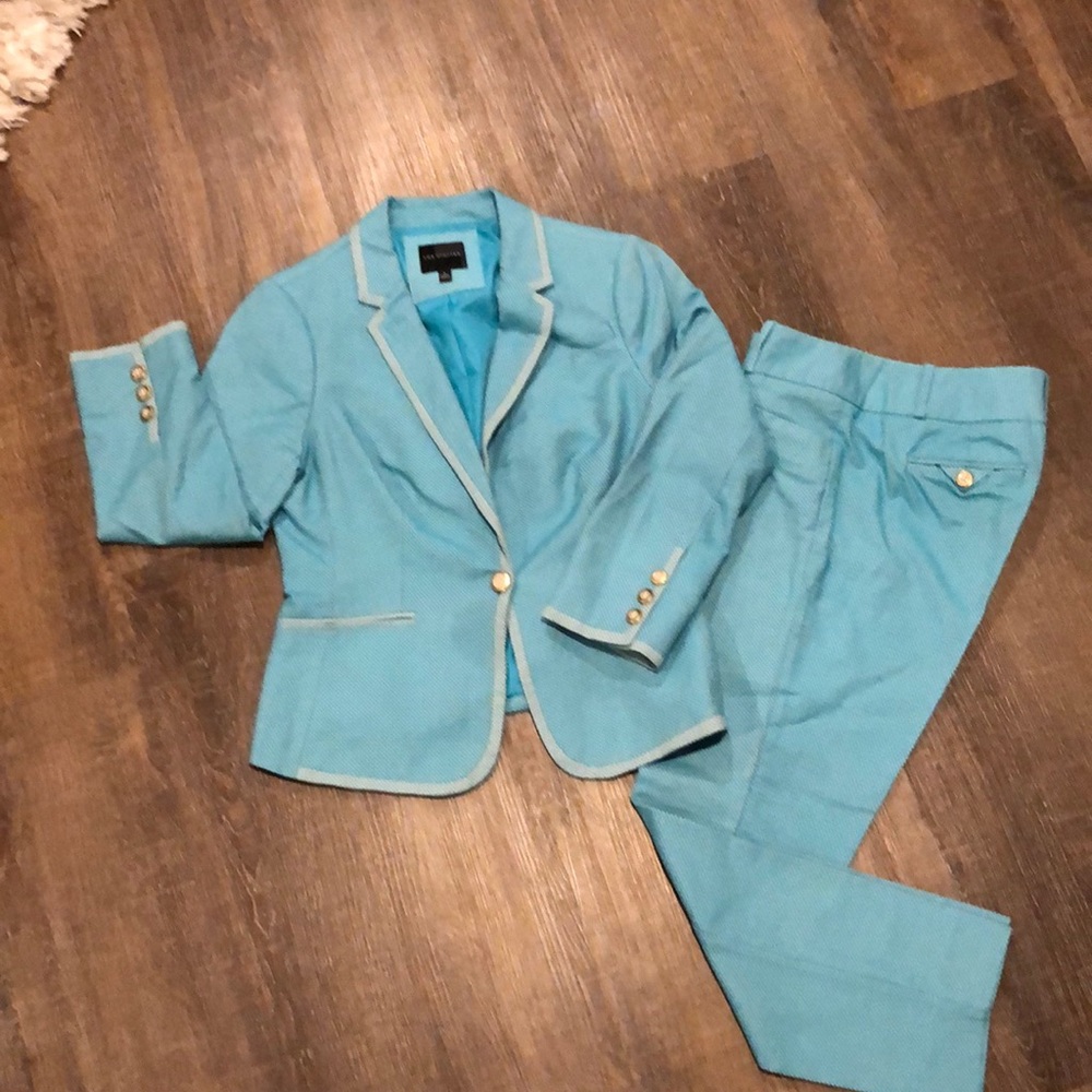 Turquoise patterned women’s suit